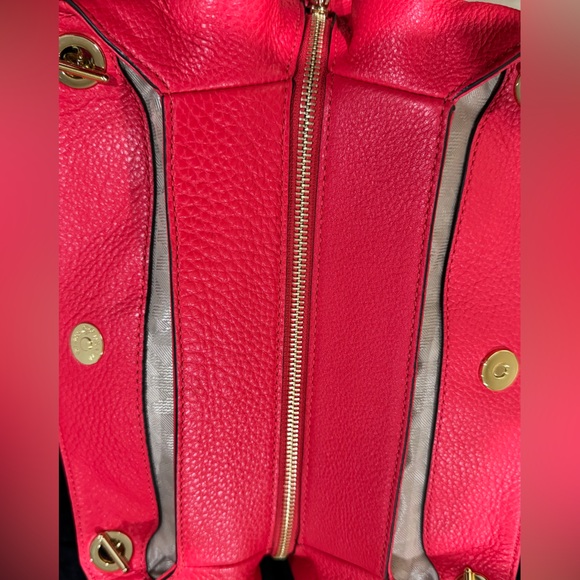 PRICE DROP!!! ⬇️💲Michael Kors Jet Set Chain shoulder bag.
NWT - Picture 7 of 8